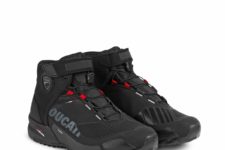 Riding shoes ducati city9