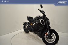 Ducati Diavel V4