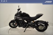 Ducati Diavel V4