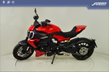 Ducati Diavel V4
