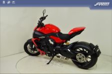 Ducati Diavel V4