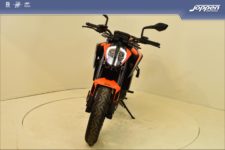 KTM 890 Duke