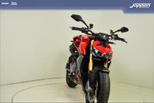 Ducati Streetfighter V2S