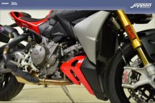 Ducati Streetfighter V2S