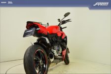 Ducati Streetfighter V2