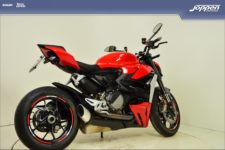 Ducati Streetfighter V2