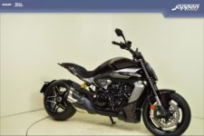 Ducati XDiavel V4