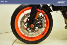KTM 890Duke R